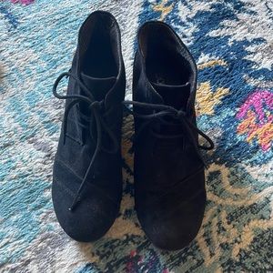 Bongo black lace-up wedges